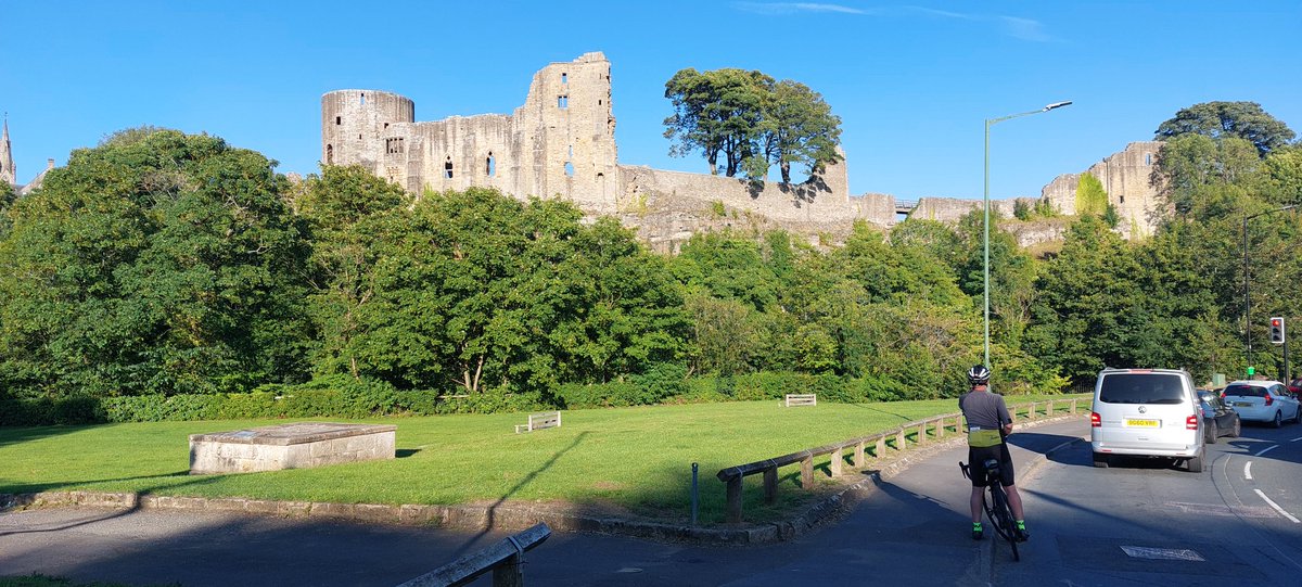 jj99211's tweet image. The day was really hard. After passing the Pennines, a maze of climbs made us arriving to Malton cotrol , km 1138, at 3 AM in the morning... 😔

@pakefte @BiciVivir @FECT_oficial 
@CD_Ciclocubin @LEL1500km
#LEL2022 #ciclismo #randonneur