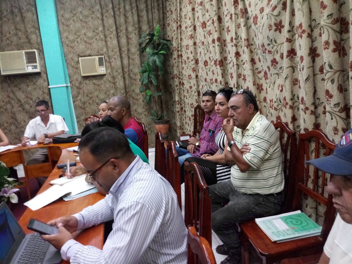 PTaguasco's tweet photo. Se reúne el Grupo Técnico Asesor de Proyectos en el municipio #Taguasco, para analizar tres proyectos de la línea económica-productiva que indudablemente aportarán al avance del territorio.
#VamosConTodo
#CEGESTA
#DesarrolloLocal https://t.co/HSIesf9AjG