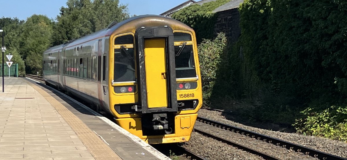 PlatformEdge1's tweet image. Hello from Wales 👋 

Wrexham General ✅

Here we see 67013 + 82316, 150278 and 158818 #Class67 #Class82 #Class150 #Class158