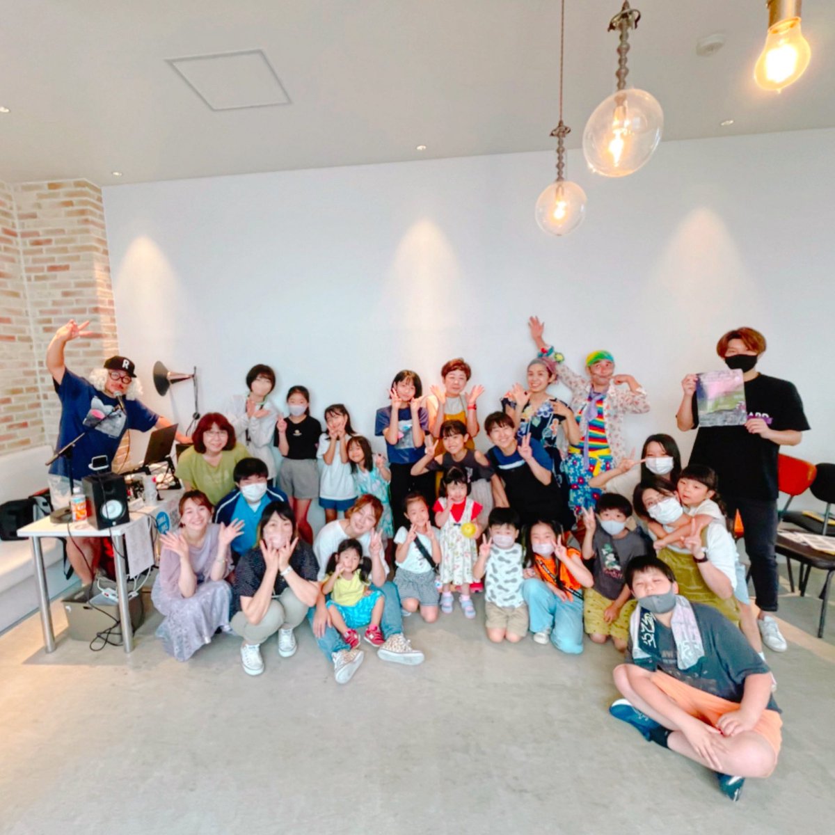 renoreratv's tweet photo. 【みんなでダンス♪】
写真撮るタイミング逃したんだけど写真に集まってくれた人数の3倍は来てくれていました🥰想いもよらぬ大盛況で至らぬ点も多かったと思いますが、皆様来てくれてありがとうございました🥰🙇♂️❣️今からご飯食べながら家族で反省会😊✨
参加してくれた皆様の感想も聞きたいなー🥰 https://t.co/n62lXgyDBE