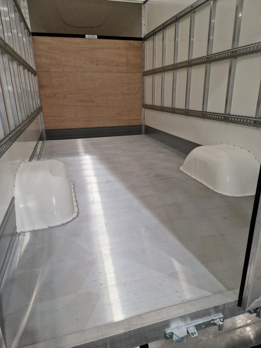 Alltruck plc / MAN Truck &amp; Bus UK Ltd / Matthew Coates / Robert Watson.........

The beautiful MAN TGE, backless cab, low frame luton!

#notjustanybody