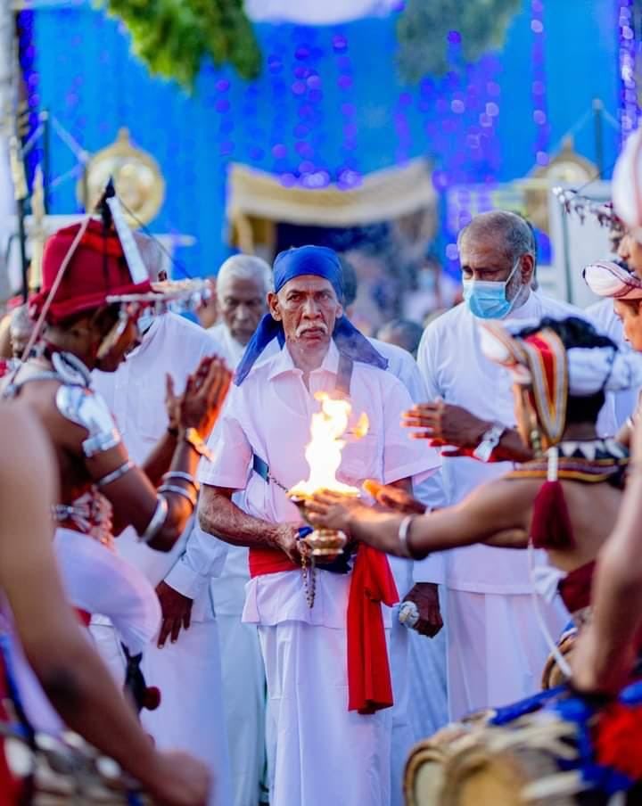 ranilhap's tweet image. Esala Perahara Deviniwara..