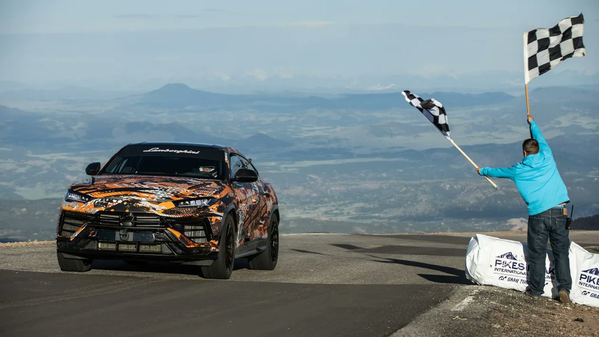 crankandpiston's tweet photo. New high performance #Lamborghini #Urus derivative breaks #PikesPeak #SUV record
https://t.co/IIRvDEdT7A https://t.co/RVVlairefT