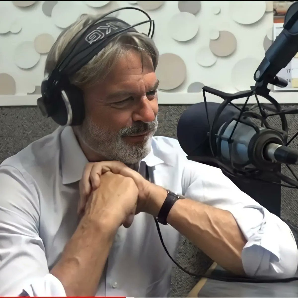 samneillweb's tweet photo. Sam doing a fabulous interview for Radio Ngati Porou in 2016.
#samneill #twopaddocks #jurassicpark #JurassicWorldDominion #alangrant #Thetwelve #peakyblinders #Eventhorizon https://t.co/UX0f1O8wUi