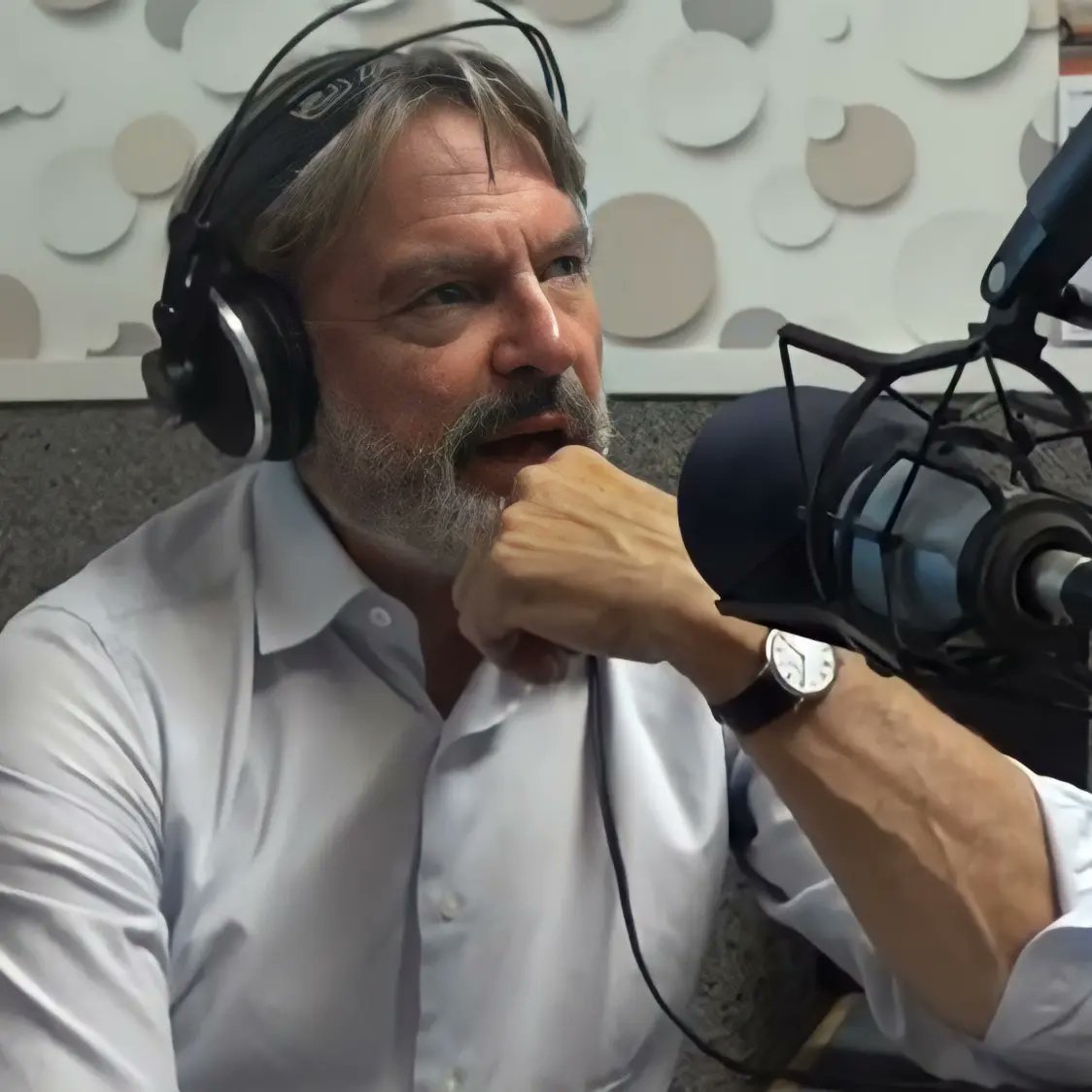 samneillweb's tweet photo. Sam doing a fabulous interview for Radio Ngati Porou in 2016.
#samneill #twopaddocks #jurassicpark #JurassicWorldDominion #alangrant #Thetwelve #peakyblinders #Eventhorizon https://t.co/UX0f1O8wUi