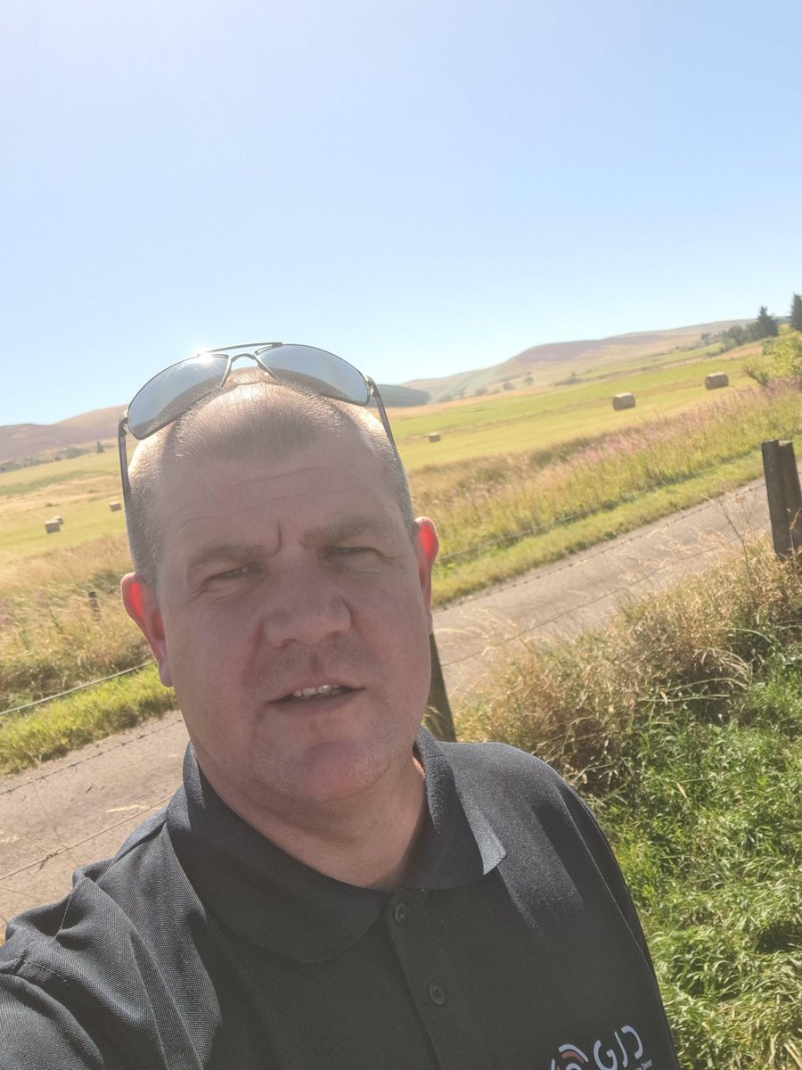 GJDManufacture's tweet photo. Happy Thursday!
Neil Hennessy, our Technical Sales Manager is enjoying the glorious weather today as he is in Scotland specifying a new perimeter detection system for a solar farm project 🌞😎 #excitingproject #externalperimeterprotection #externaldetection #scotland https://t.co/DcpsS1UZkb