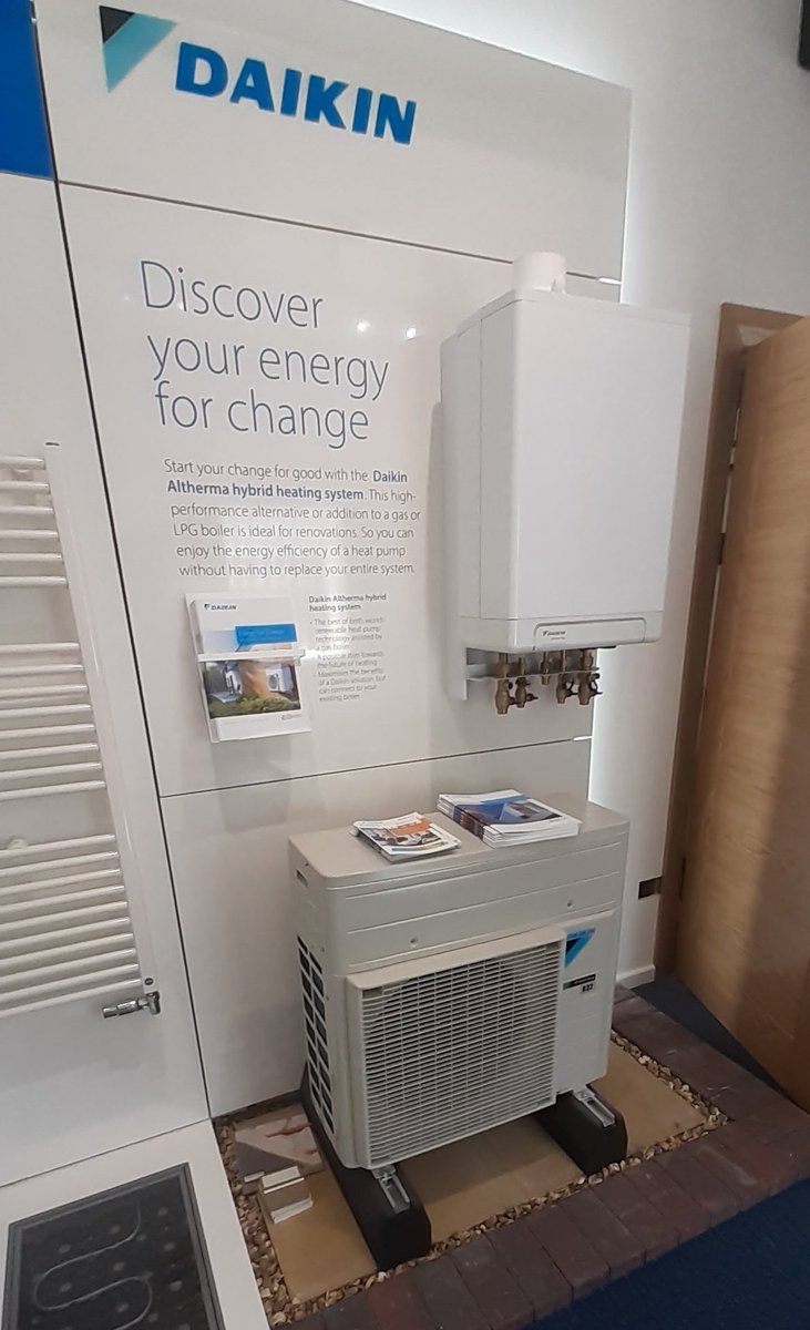 eric_hawkins9's tweet photo. Visited @H2ec0 for there official opening new showroom and offices,met up with @cousins_pete to share more of my experience of solar thermal stores, who also has one, 500 litres,now needs to install the SH Viessmann tubes, he was able to buy cheaply. This is Ash, a PV installer https://t.co/BotDqk4SgY
