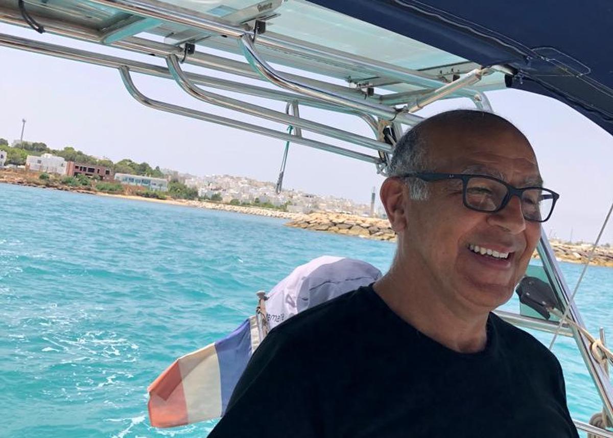 Hôpital de Bayonne : Tarak Mockni, ex-médecin chef du service des urgences, vogue en pleine jubilation sudouest.fr/pyrenees-atlan…