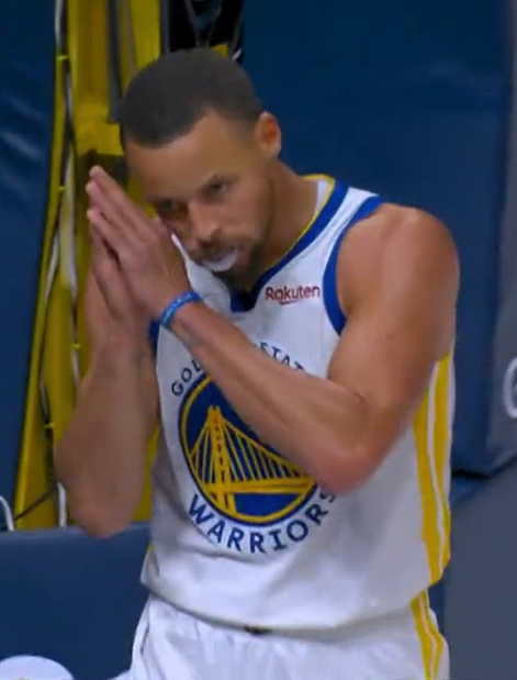 NBAMemes's tweet photo. Some of y'all are too young and it shows. You really think Steph started the night-night celebration?😂 https://t.co/ICtzEdOaFw