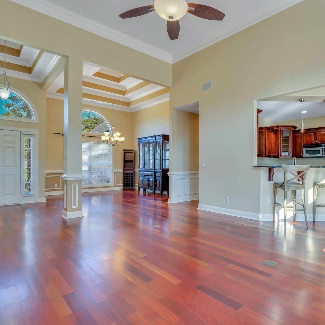 HeatherMurphyKW's tweet photo. New Listing! https://t.co/ERj6tGM8Lk https://t.co/CqquQ5pnNz