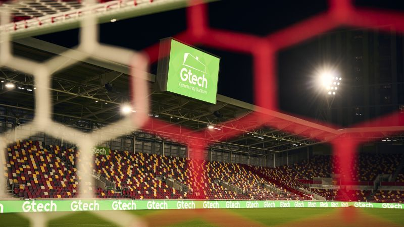 Kooreasury's tweet photo. وقع نادي #برينتفورد عقداً مع شركة #Gtech للأجهزة التقنية المنزلية، تحصل بموجبه على حقوق تسمية ملعب النادي لمدة 10 سنوات، حيث أصبح اسمه (Gtech Community Stadium) في عقد وصفه النادي بالأعلى في تاريخه https://t.co/6KS8JfjmRa