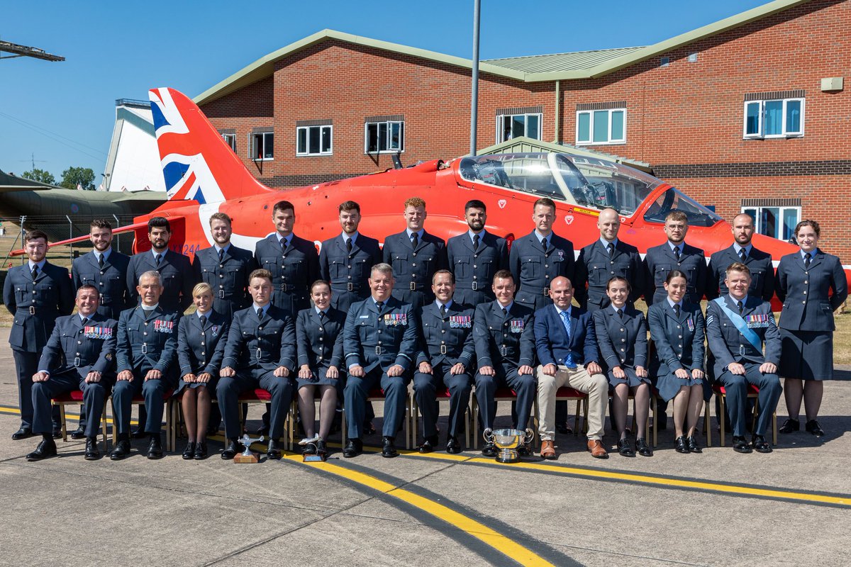 RAF_Cosford's tweet photo. Congratulations to the Engineering Officers (Aerosystems) who graduated from the Aerosystems Engineering and Management Training School at RAF Cosford on 11 August. We wish them all every success in their future @RoyalAirForce careers. https://t.co/urvCltpZ20