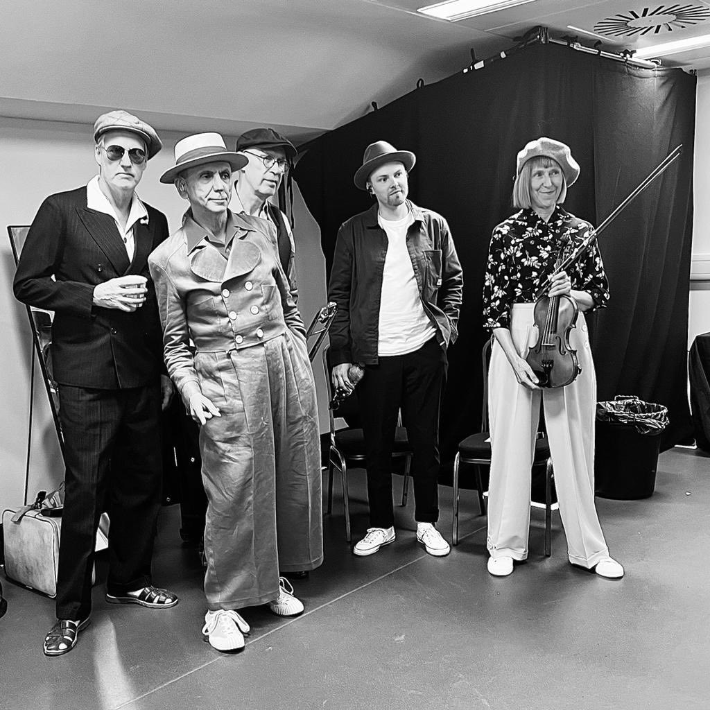 Dexys all set for the ⁦<a href="/birminghamcg22/">Birmingham 2022</a>⁩ Closing Ceremony 
⁦@FamousTimes⁩ ⁦<a href="/DexysOfficial/">Dexys (& Dexys Midnight Runners)</a>⁩ #Jim ⁦<a href="/BillyStookes/">Billy Stookes</a>⁩ #ComeOnEileen