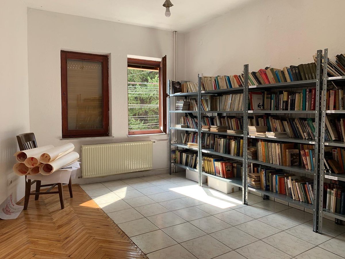 pykepresje's tweet photo. when visiting our exhibition downstairs, take a look at our workshop space and library on the second floor.🤍 https://t.co/hyPr7oeauE