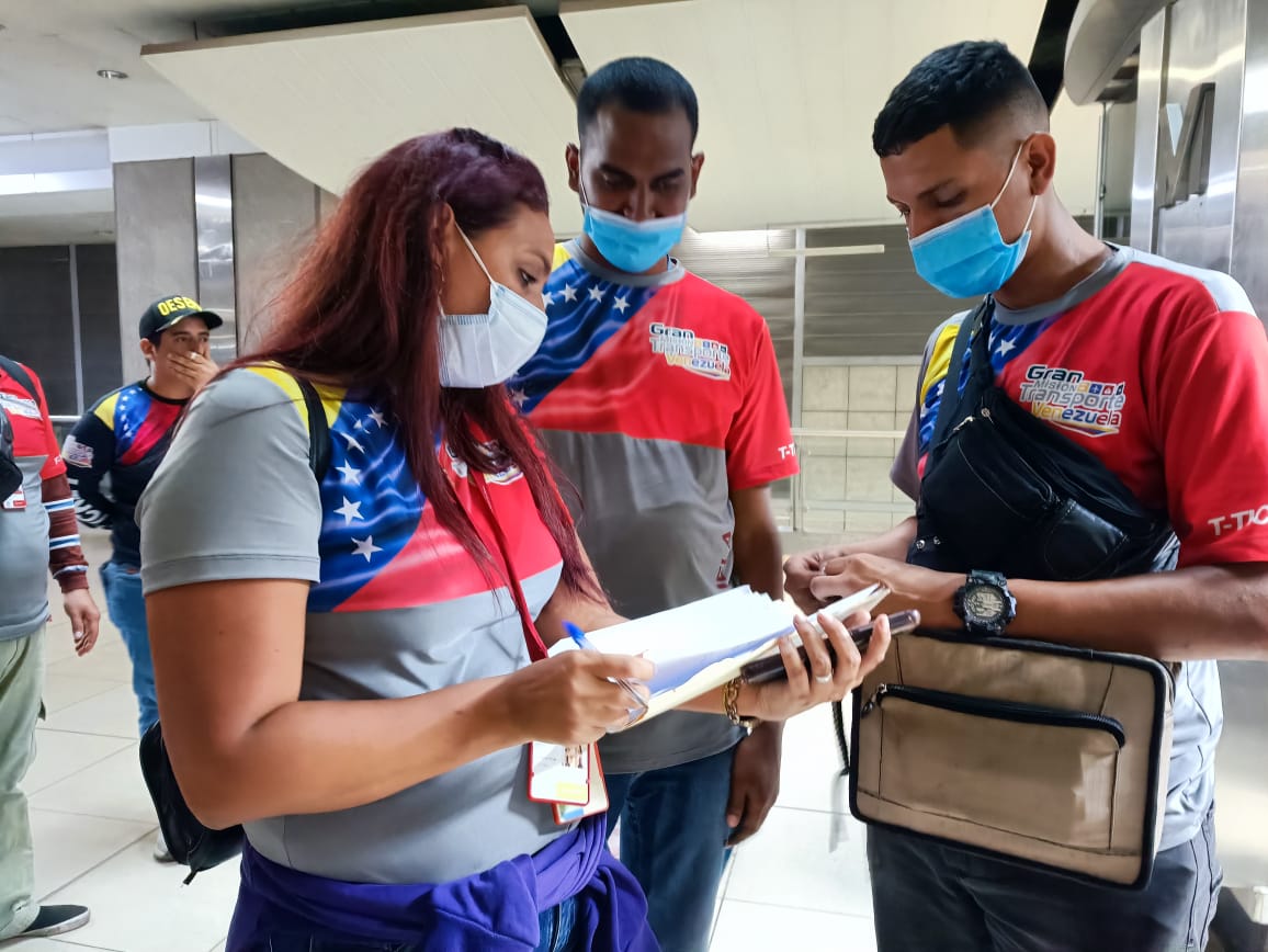 T_TicketVzla's tweet photo. Esta semana, nuestros equipos técnicos de #T_Ticket estuvieron desplegados en todas las áreas de las estaciones del @CAMETROVALENCIA para garantizar la continuidad operativa del sistema. 
#VenezuelaEnDesarrollo #RenovacionProfunda
Con esfuerzo propio! https://t.co/FG7a03gMbp