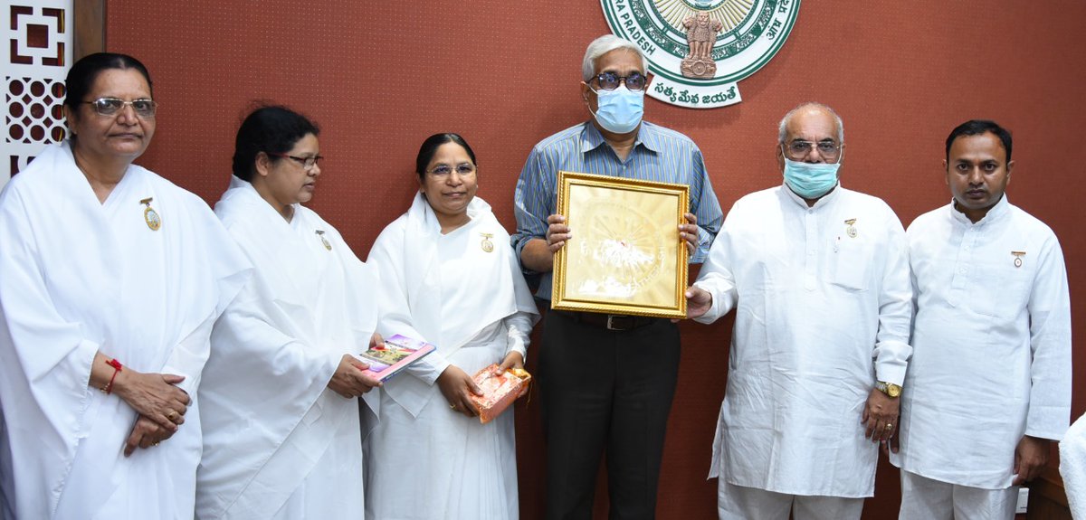 Rakhis for #AndhraPradesh chief secretary Sameer Sharma by #BrahmaKumaris

#Rakhi #rakhispecial