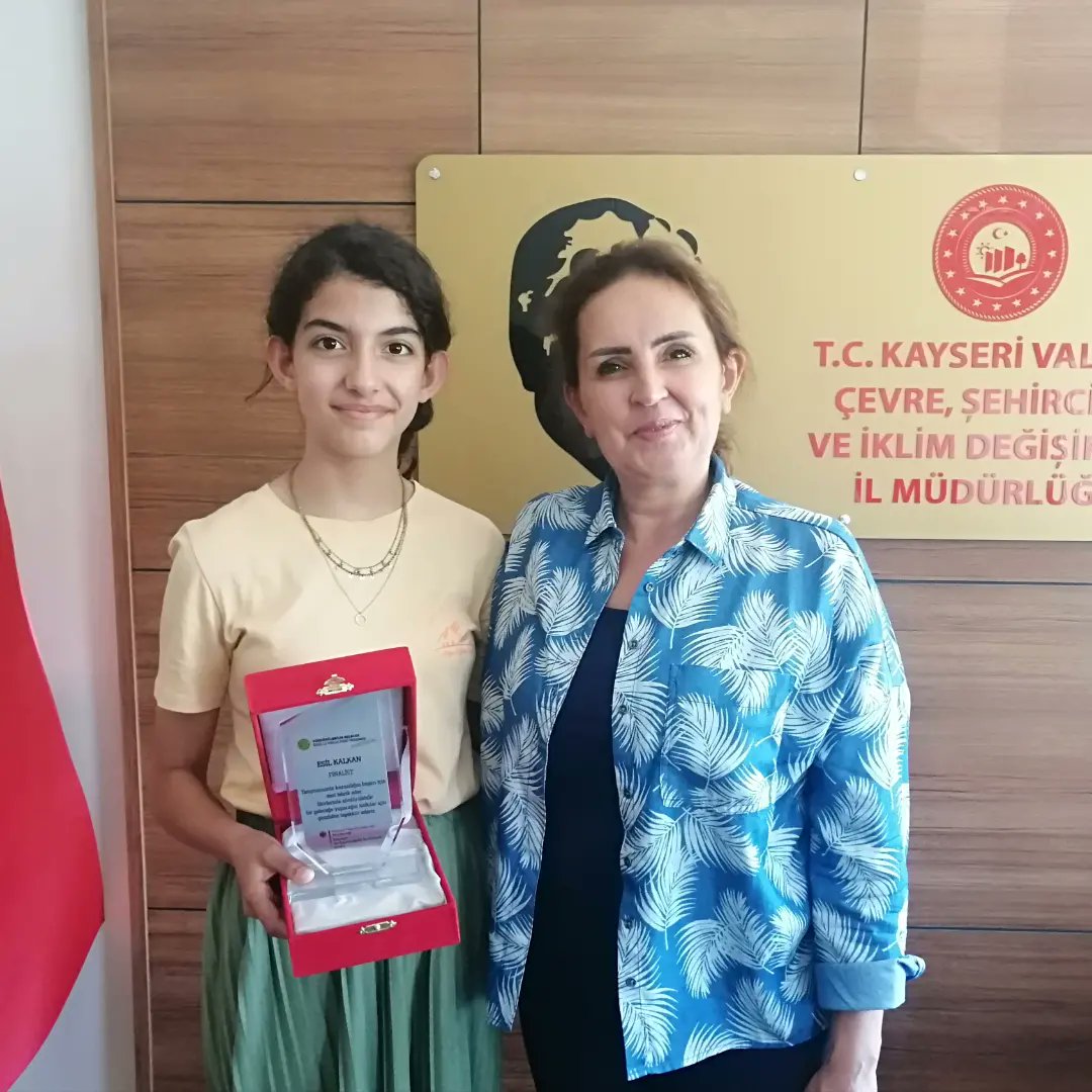 Entrepr43319272's tweet photo. Sürdürülebilir Gelecek Yeşil Fikirler Yarışmasındaki başarımdan dolayı beni misafir eden @csbgovtr il müdürümüz Sibel hanıma çok teşekkür ederim.
@gokmen_cicek_ https://t.co/UNse2yfRbI