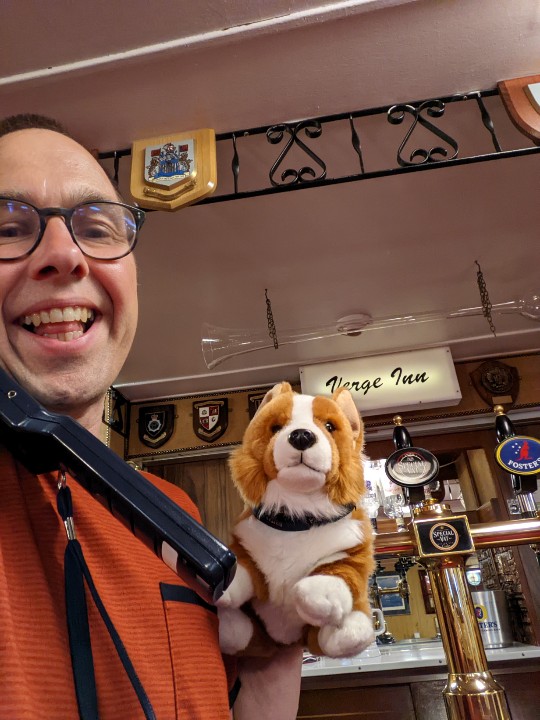 NeilMcFarlane's tweet photo. #CorgiSelfie https://t.co/F5CVbf3UUP