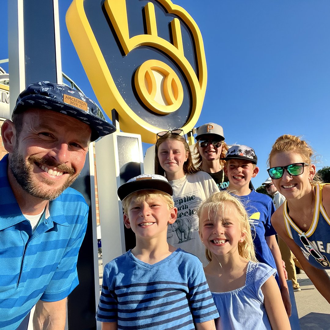 PRAtweets's tweet photo. We had a blast cheering on the @MilwaukeeBrewers with our friends and families at @AmericanFamilyField. It is always a great time watching the Sausage Race, eating peanuts, and catching fly balls! #ThisismyCrew #OnePRA #TeamBuildin #BrewCrew #Summerdays https://t.co/pJCfUvQiAp