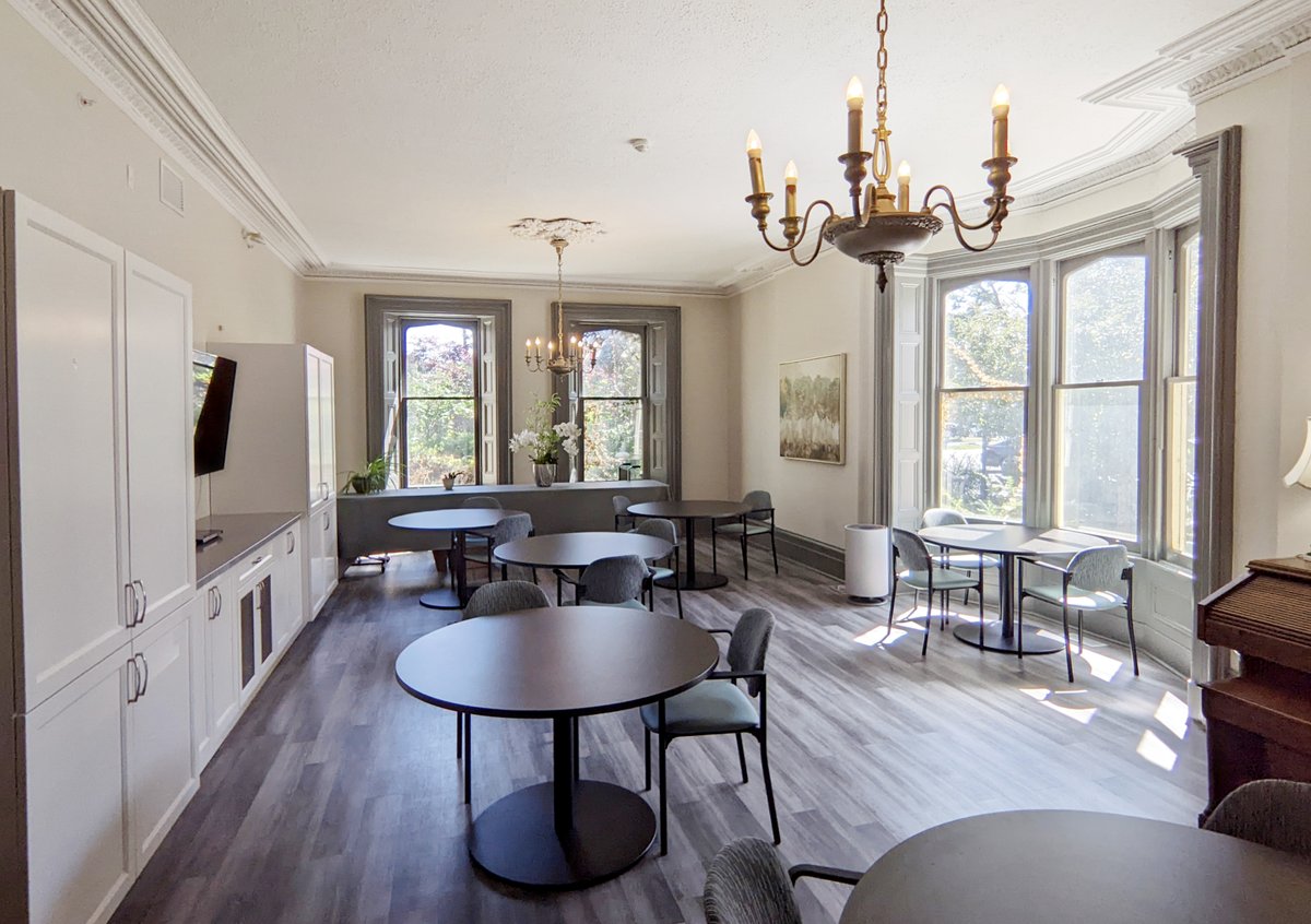 Here is a look at a beautiful transformation we did with Riverview Terrace Retirement Residence! Take a look at their website below for more info. 
riverviewterrace.ca