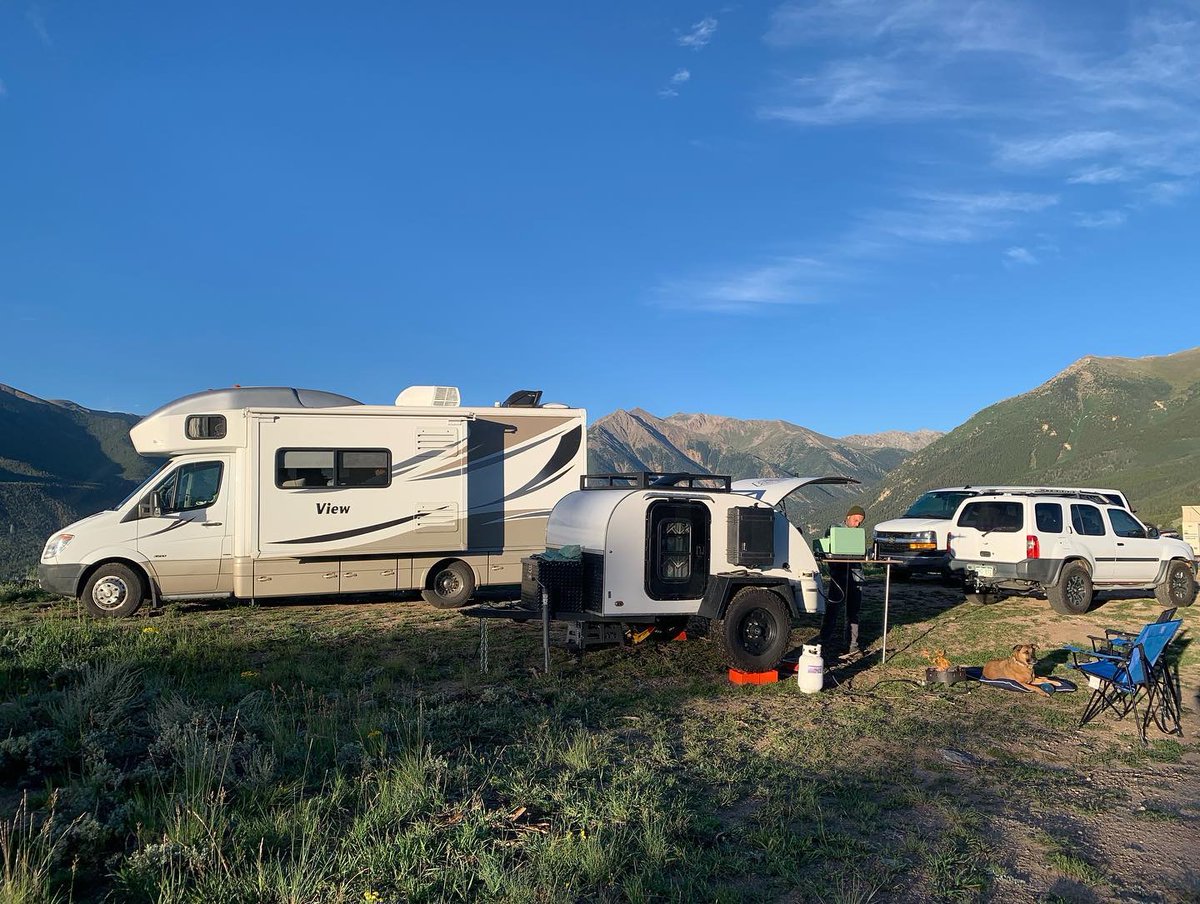 Looks like ANOTHER great #coloradocamping trip in the books for Beebop the Teardrop.  We are in awe of the absolutely genius #hammock. 

#mycoteardrop #campbetter #campingdog #tinycamper #teardropcamper #teardropcamping #teardroptrailer #hammocklife  #coloradoteardrops