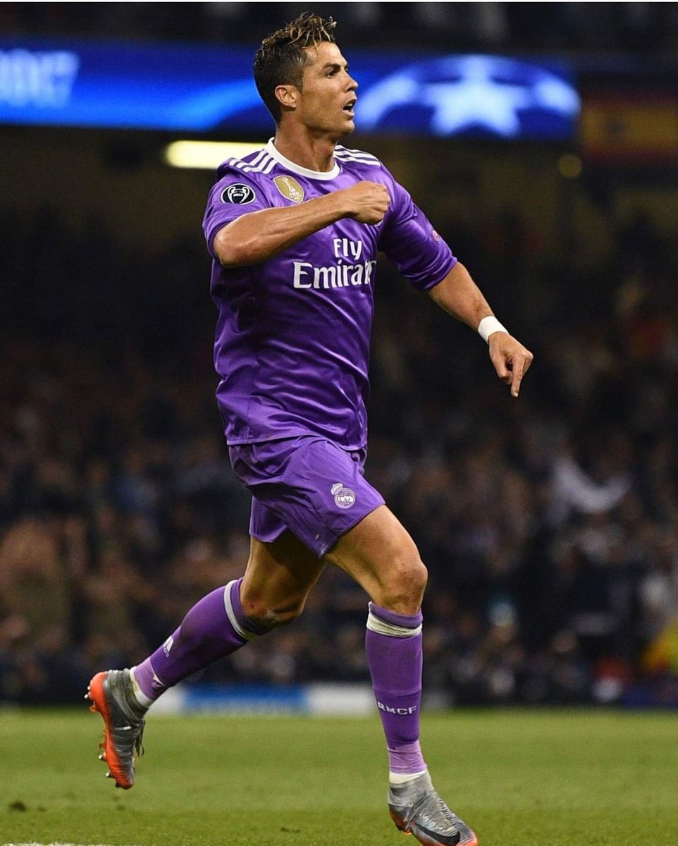 AmdiArtist's tweet photo. No one cared about assists in football until @Cristiano started breaking goal scoring records😀😀😀😀 https://t.co/CMGWoxpHUs