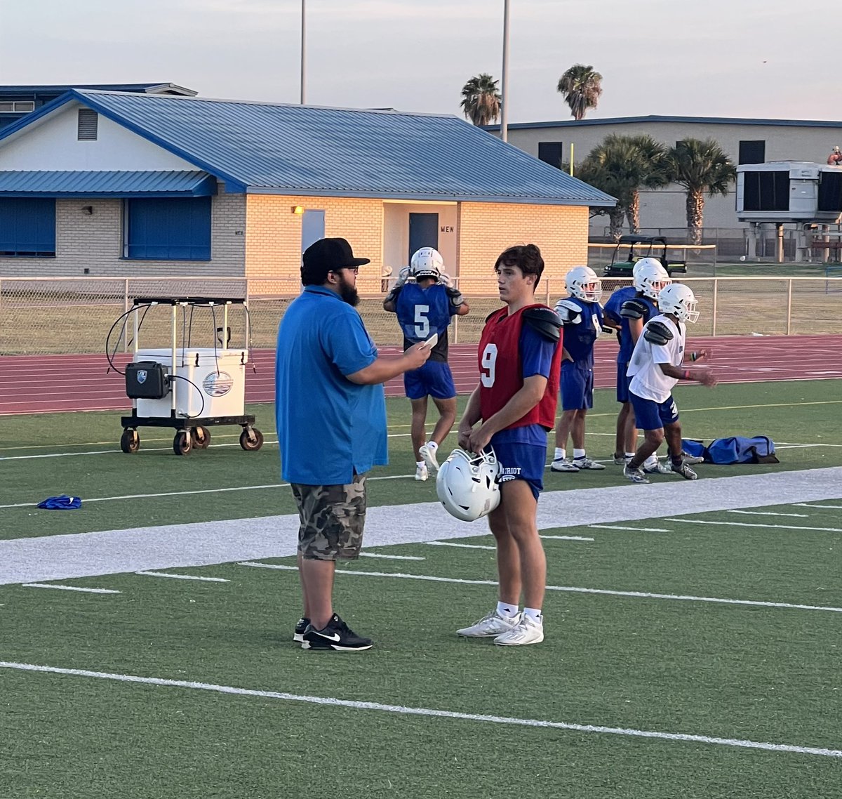 Fall camp, Day 4!!!!!! Shout out of appreciation to Bryan Ramos <a href="/bybryanramos/">bryan ramos</a> from <a href="/rgvsports/">RGVSports.com</a> for coming by to cover our boys this morning!!!!
#rollblue
