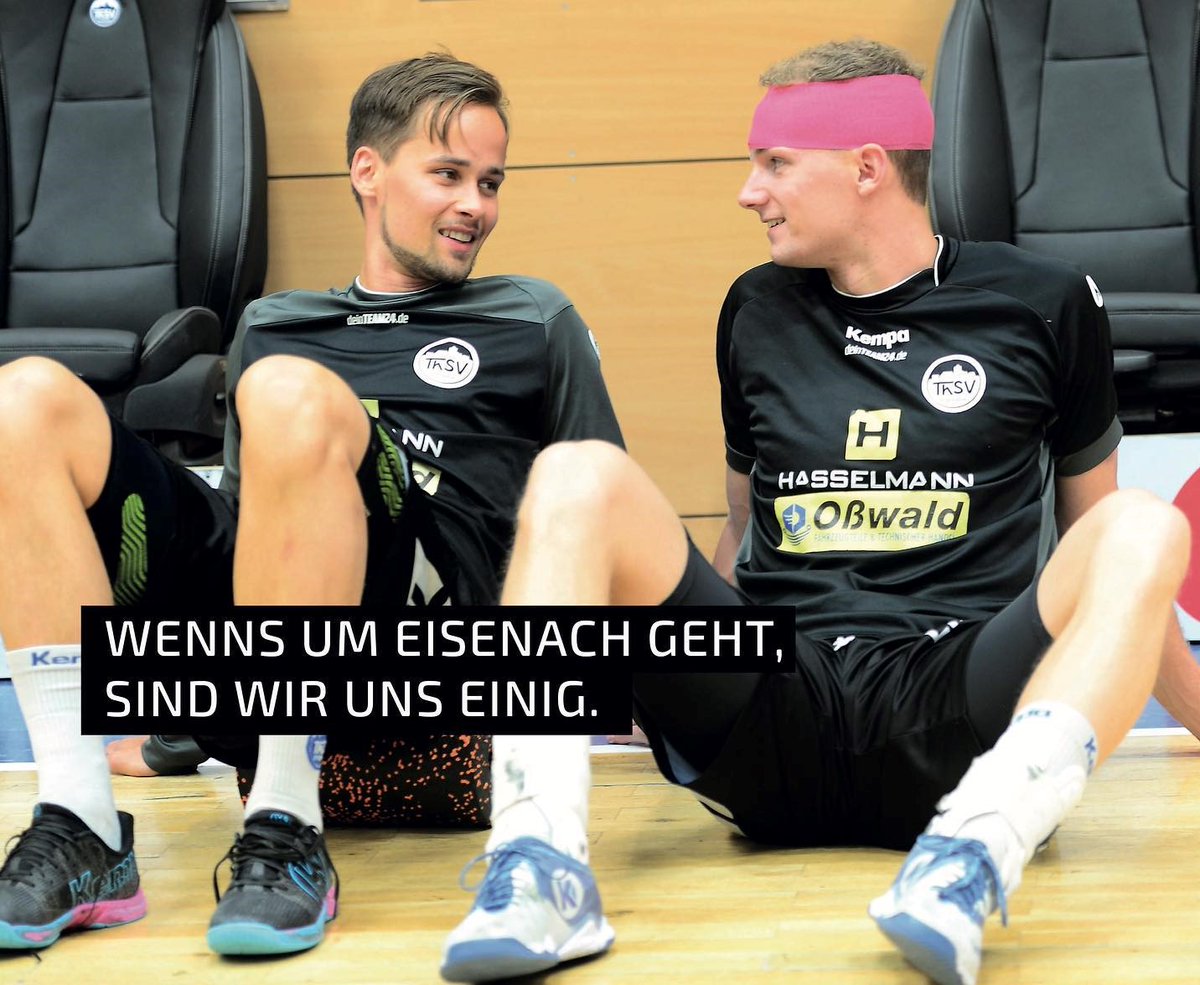 zukunftgehoert1's tweet photo. Willy Weihrauch und Fynn Hangstein, geboren im Westen und Osten unseres Landes, heute vereint im Team des @ThSVEisenach, unterstützen die Online-Petition zur Vergabe des Zukunftszentrums f. europäische Transformation und Deutsche Einheit nach #Eisenach. #Handball #Chancepotential https://t.co/jSoxdJbwN3