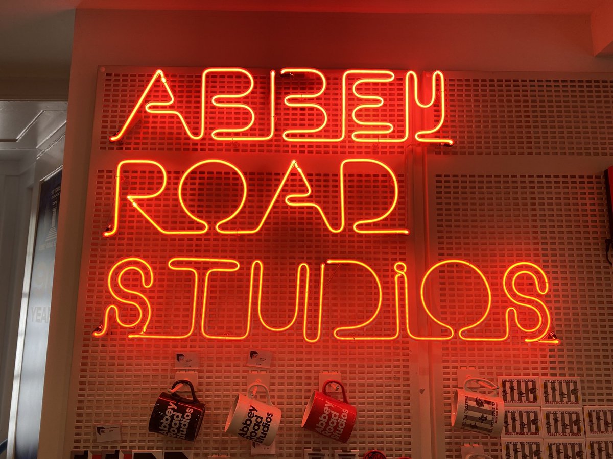 _Mr_Moss_'s tweet photo. #RKCKT #LondonMeetUp : Abbey Road, the famous Beatles zebra crossing and... the hallowed Studios and the gift shop for the known red mug ! https://t.co/etbkgjwXoD