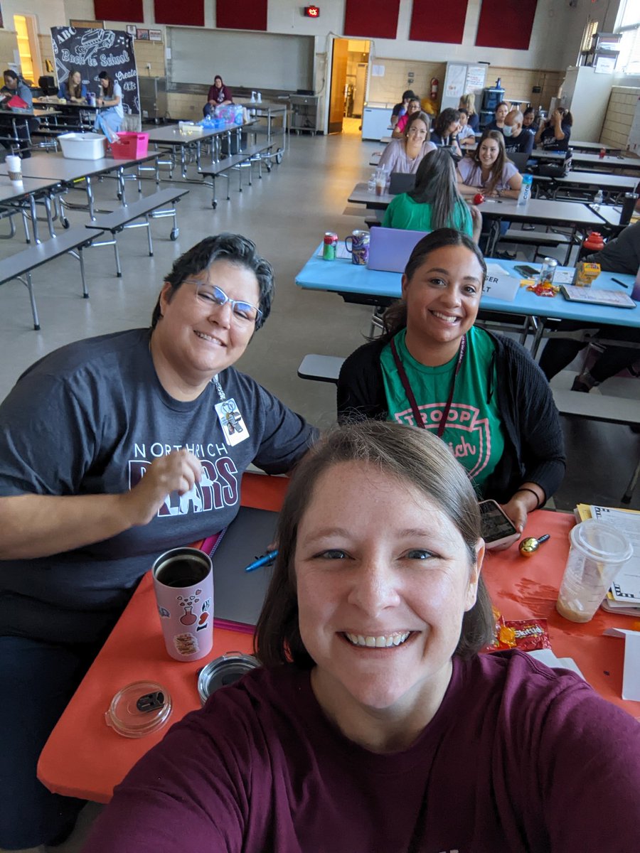 Laura Davis tweet media