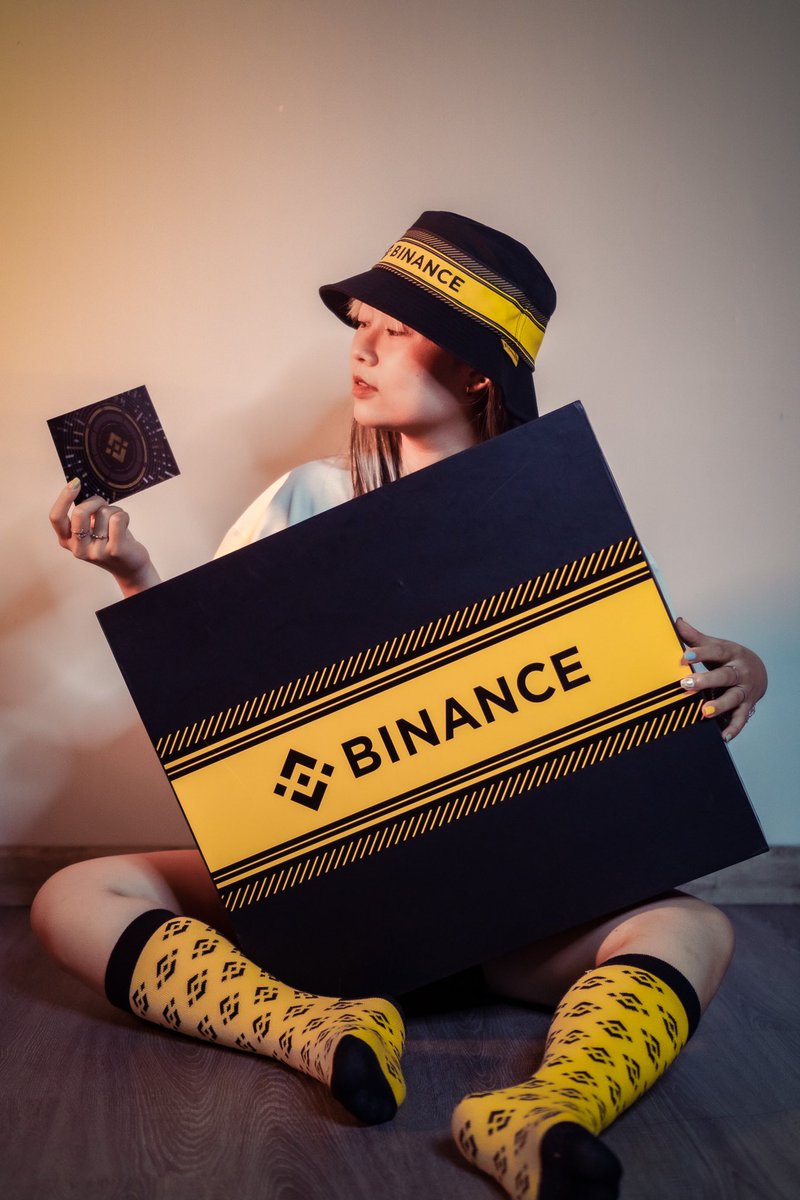 Amazing gifts from @binance 🎁
Really impressed with those socks lol @cz_binance 🤣🧦
#BinanceTurns5 #Binance #alice