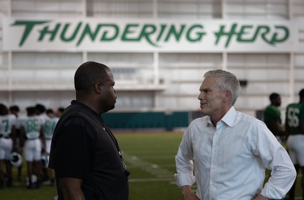 𝐓𝐇𝐀𝐍𝐊 𝐘𝐎𝐔, 𝐁𝐑𝐀𝐃 𝐒𝐌𝐈𝐓𝐇 @MarshalluPres had an incredible post-practice message for our team Wednesday. There’s no family like our #HerdFamily #WeAreMarshall 🏈