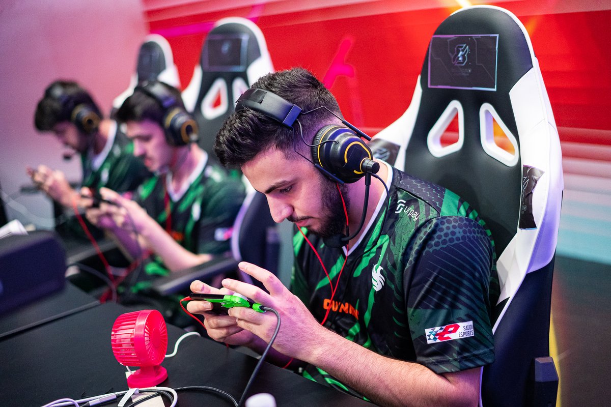 EWC_AR's tweet image. هل حان الوقت لفريق @FalconsEsport 🦅💚؟ #MAP5

#موسم_الجيمرز / #PUBG_MOBILE 
تابع البث الآن: Twitch.tv/gamers8gg_ar