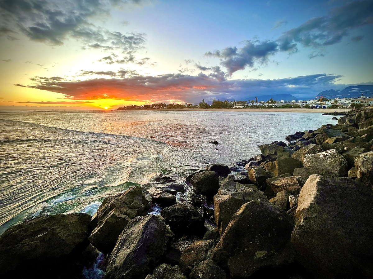 KennyBDingo's tweet photo. Somewhere Island #iledelareunion #ileintense
#landscape #lareunion
#nature #naturephotography #oceanindien
#reunionisland #team974 #Travel #travelphotography #974island #igerslareunion
#igers_indianocean #connectoi #sunsetlovers
#sunset #sunset_pei #indianoceanview #sunset974 https://t.co/dE4yvUQKPN