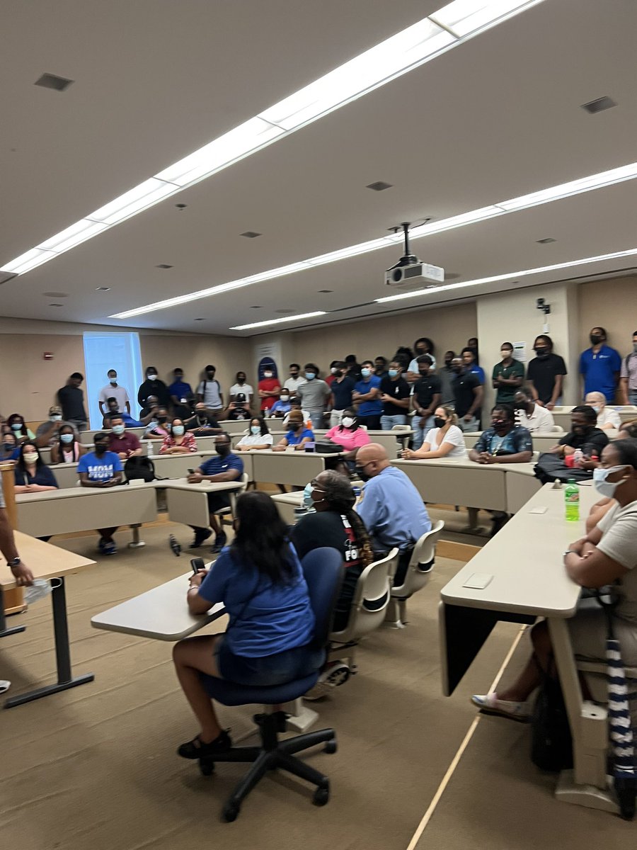 BleuDevilBSB's tweet image. FINALLY!!! The BLEU Devils have arrived to campus. 

✅ Move-In
✅ Parent/ Player Meet &amp;amp; Greet  
✅ Day 1

It’s the start of Our Historical season. #GEAUXBLEU @du1869 @GeauxDU