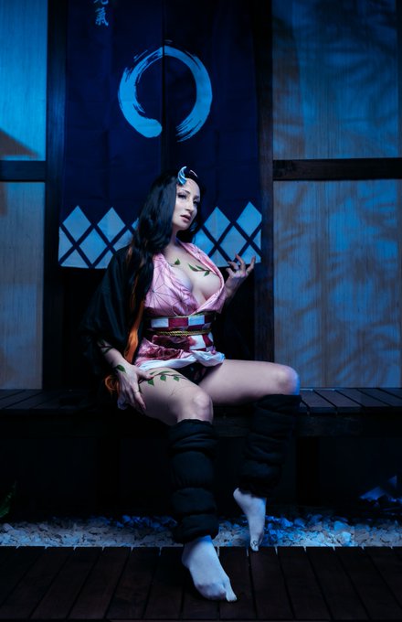 Watch Holly Wolf 🩵🤍's leaked NSFW photo on TwXstars