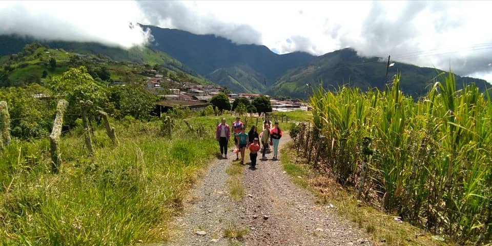 Visitas guiadas a sitios productivos 🍋🥕🥔

#EscuelasAbiertas2022 
Comunidad de San Pablo
Municipio Sucre
#Táchira 

<a href="/NicolasMaduro/">Nicolás Maduro</a> 
@MPPEDUCACION 
<a href="/_LaAvanzadora/">Yelitze Santaella</a> 
<a href="/Berzabethg1/">Berzabethgandicaoficial</a>