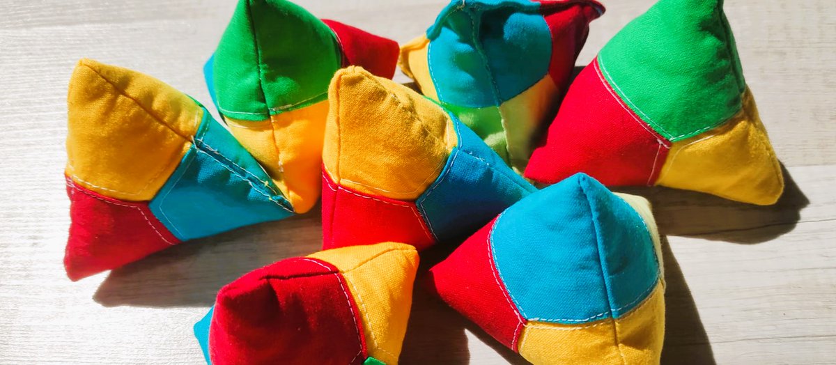 MathildePerain's tweet image. Mes élèves ont détruit cette année, et leurs tétra&apos;aides, et mes balles anti-stress en mousse... M&apos;est venue l&apos;idée de faire un 2 en 1: un tétra&apos;aide anti-stress.
Mis sur FB, on m&apos;a demandé un tuto, que voici: semperludens.fr/2022/08/11/les…

Bonne lecture!
@TeamLudens #tetraaide