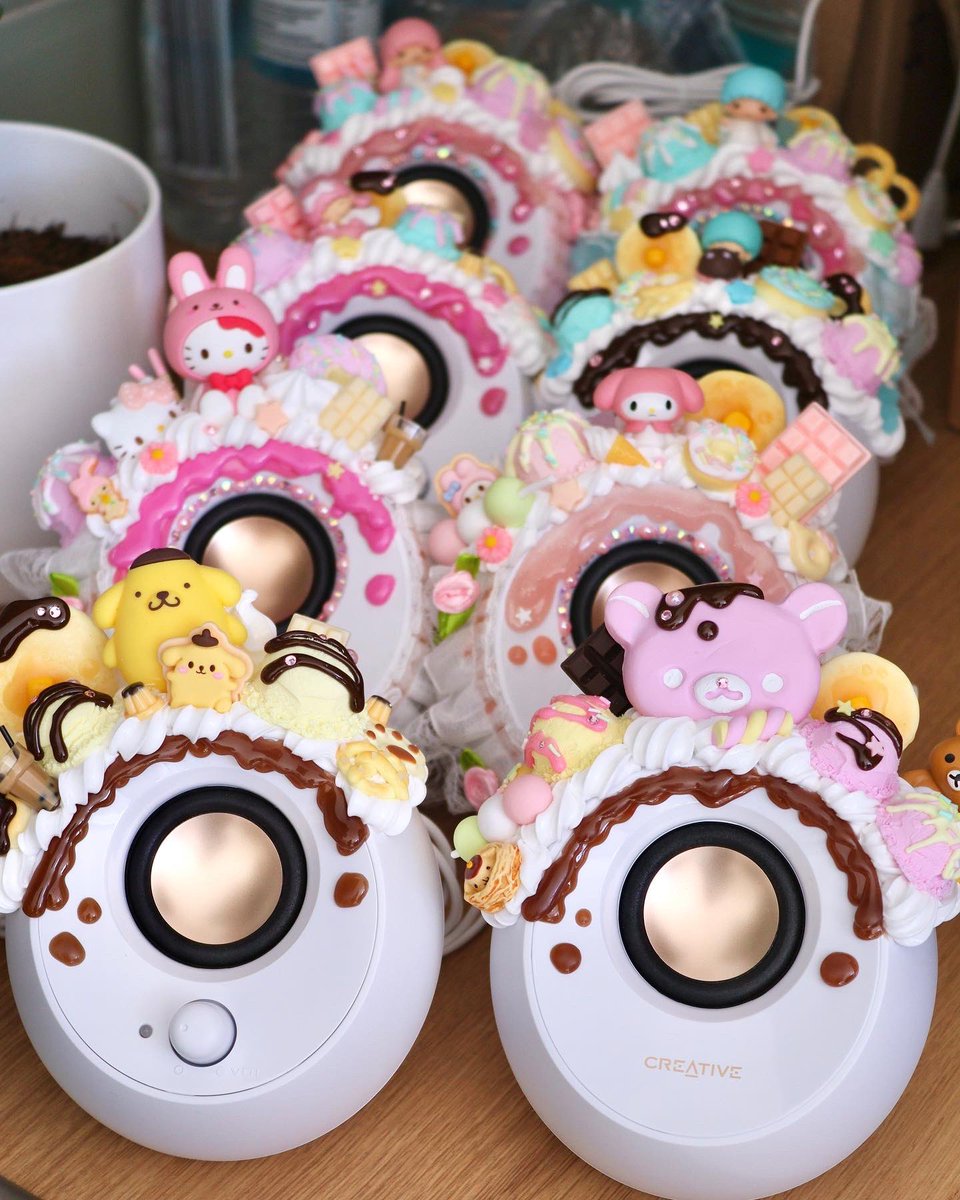 Satotortedeco's tweet photo. My little cake speaker army is growing! My website restock is on the 17th at 10am! I’ll only have one of each cake speaker design 💖 https://t.co/QnK2CY4sgl #kawaiidesk #kawaiisetup #pastelsetup #computerspeakers #sanrio #gaming #gamergirl #twitchstreamer #twitchaffiliate https://t.co/vVvPhxlWDZ