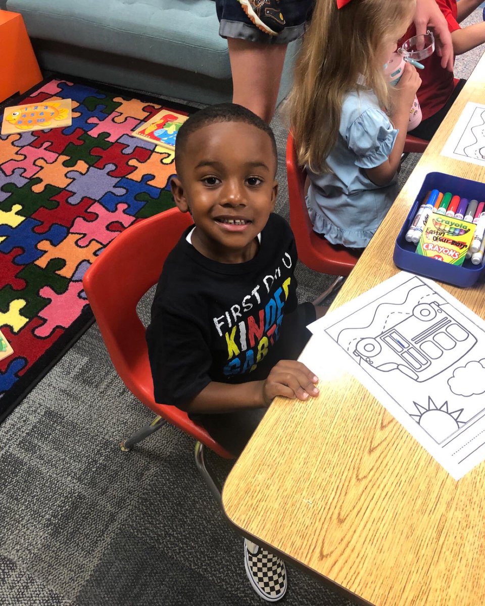 Monget_615's tweet photo. May the lord watch between me and thy when one is absence from one anothe 😭 I gotta kindergartner. Daddy's man take school 💪🏾💪🏾❗️ https://t.co/ENN6c8og1g