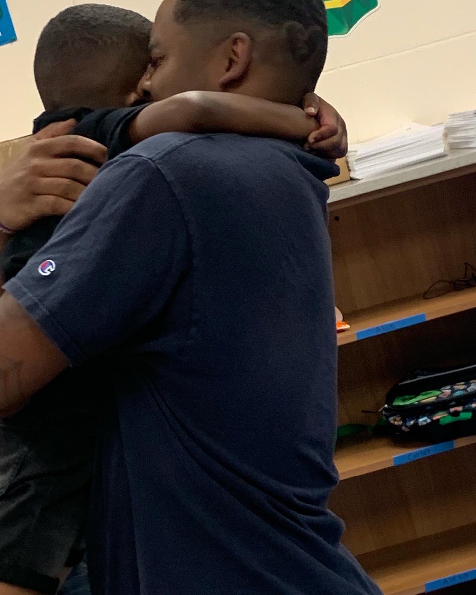 Monget_615's tweet photo. May the lord watch between me and thy when one is absence from one anothe 😭 I gotta kindergartner. Daddy's man take school 💪🏾💪🏾❗️ https://t.co/ENN6c8og1g
