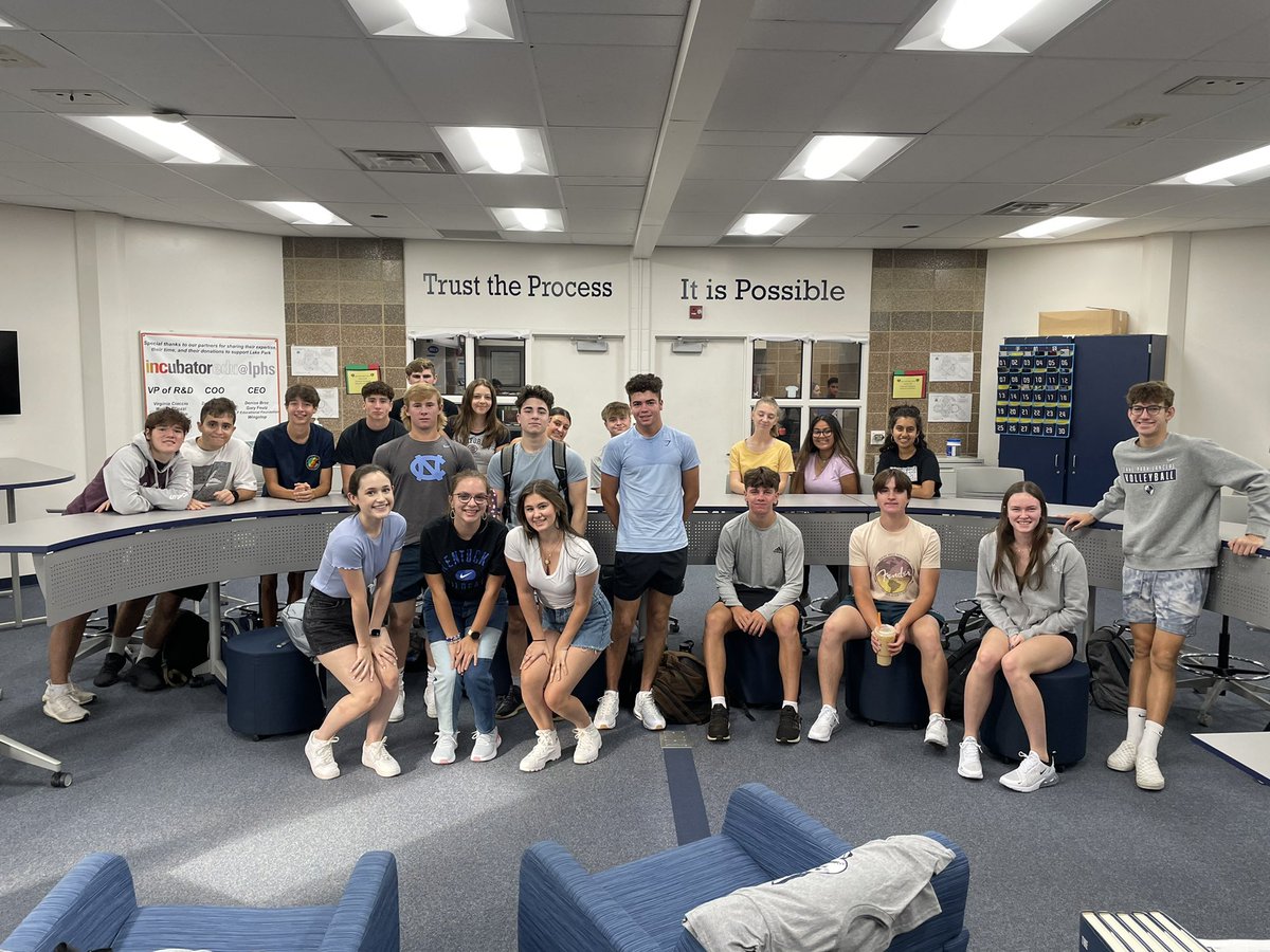 Thanks Nicole Cozzi ‘21,
Raegan Biemolt and Kassidy Harper ‘22 for coming into INCubator today to kick off the year! Great job!