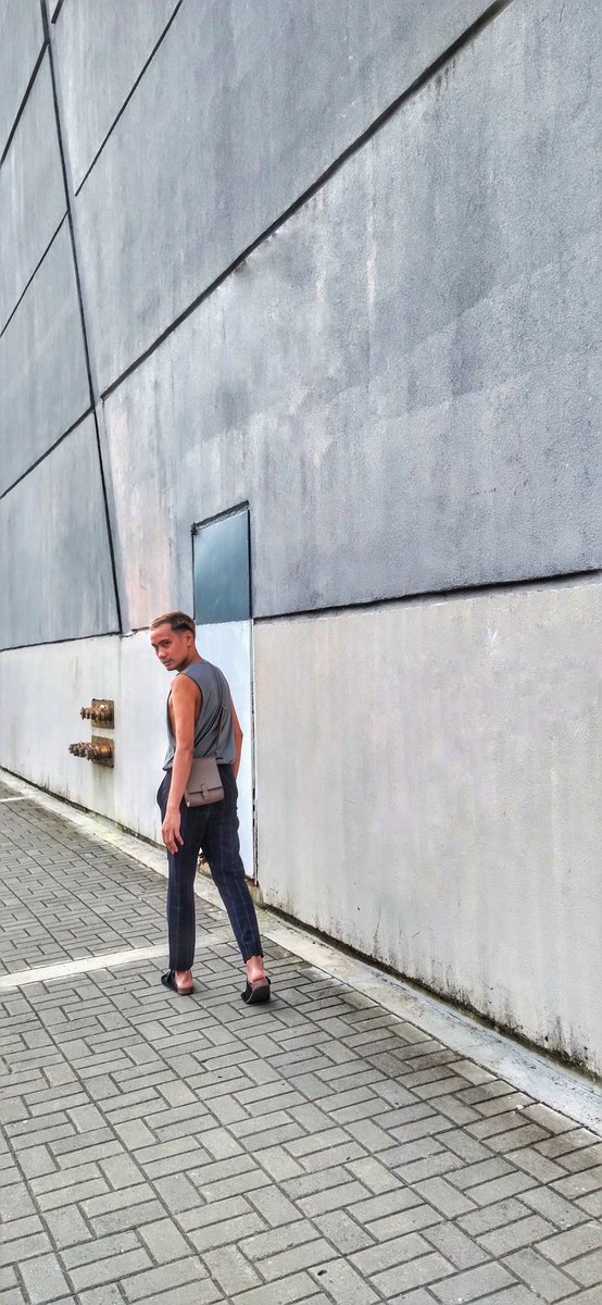 nellyvalencia0's tweet photo. im walking away not because im coward. im walking away because im smart!

#streetfashion #ootdinspiration #ootd #mensfashion  #aesthetics #streetstyle #influencer #styleinfluencer #followme #retweet #instagay #gay #rainbow #vsco #vscoph #iloilo #ilocity #iloilocityoflove #retweet https://t.co/cGNS5aMZlx