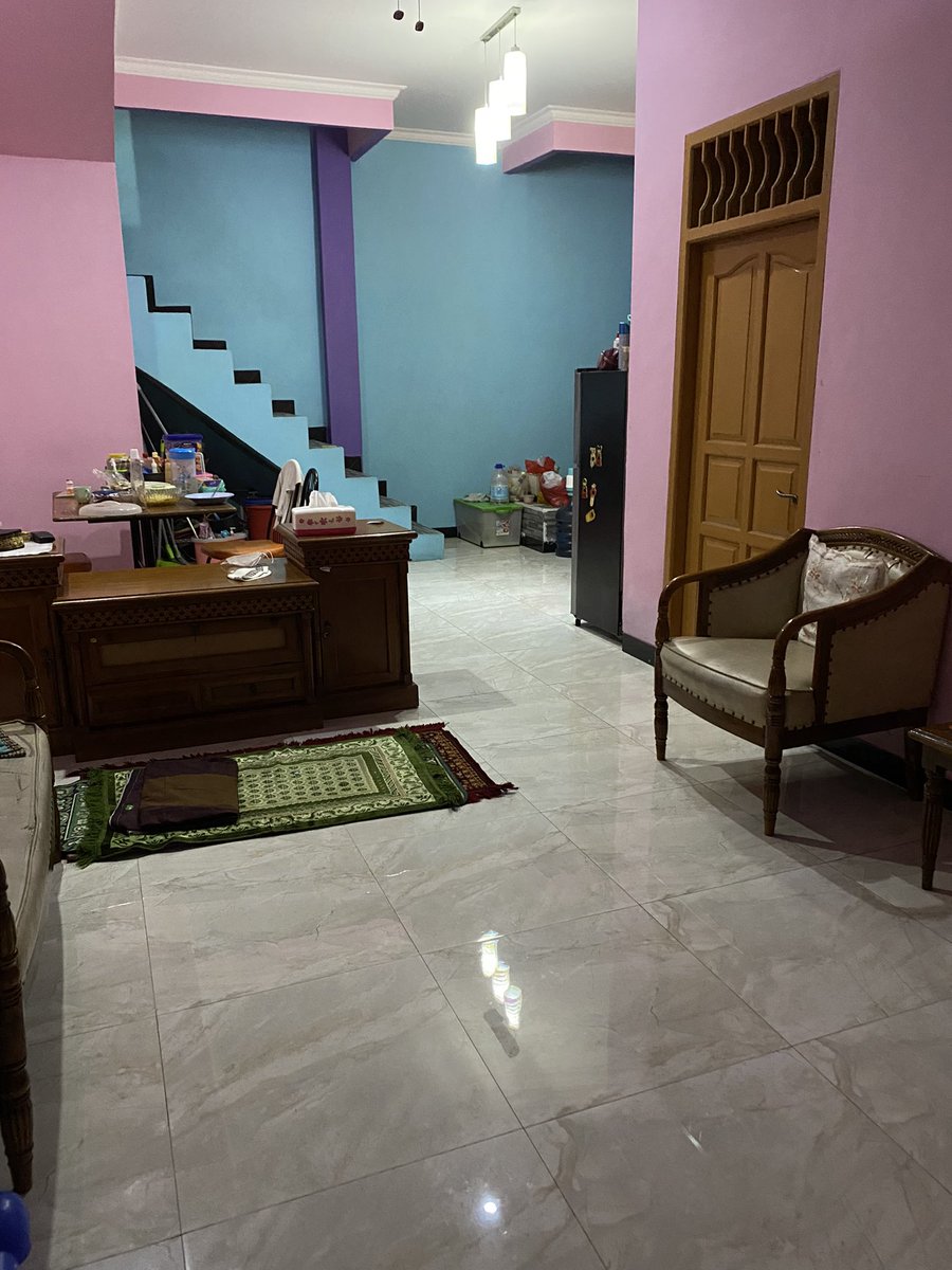 dipityshine's tweet photo. [Help RT]

Halo semua,, keluarga ku mau jual rumah di daerah Cengkareng Jakarta Barat
7x10 SHM, 4KT &amp; 4KM (3 toilet duduk &amp; 1 toilet jongkok)

Harga 900jt boleh nego, barangkali ada yg minat bisa cek detailnya disini yaa 

https://t.co/XWEsnEZ4rv

#zonauang #zonabu #bu #jualrumah https://t.co/WSZ2N4y1dt