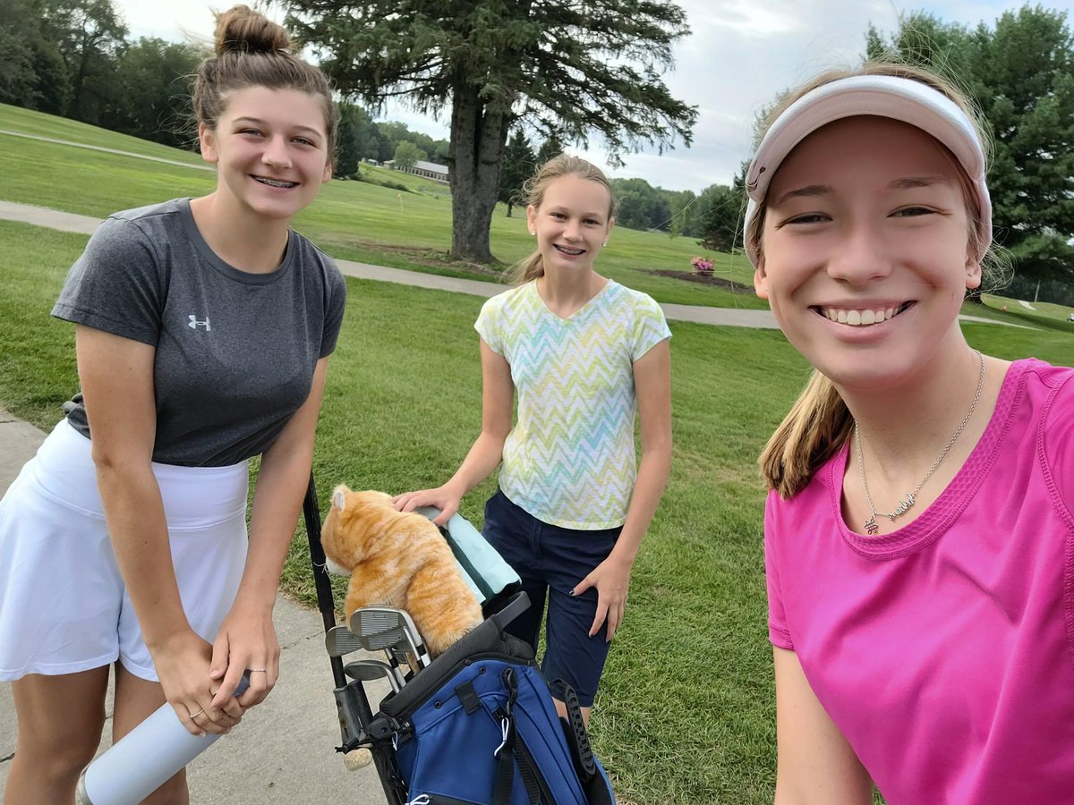 Tallmadge_GGolf's tweet photo. No day off for these 3!! Working on their game today!! #workwillpayoff. https://t.co/lTgGriDpsm