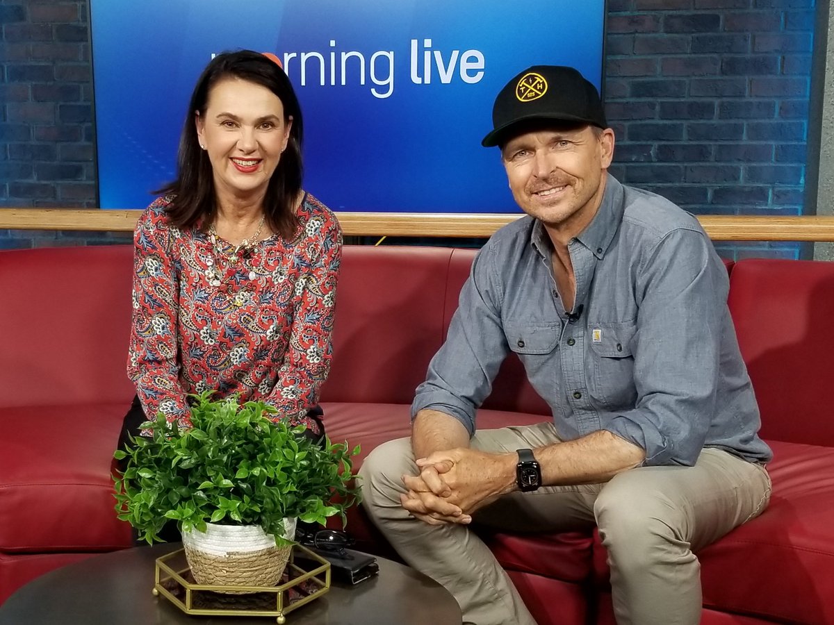 Awesome chatting with <a href="/PhilKeoghan/">Phil Keoghan</a> on <a href="/morninglive/">Morning Live</a> ahead of his appearance tonight at <a href="/TheWestdale/">The Westdale</a>.  Fun fact: a very young Phil took violin lessons in Hamilton 🎻