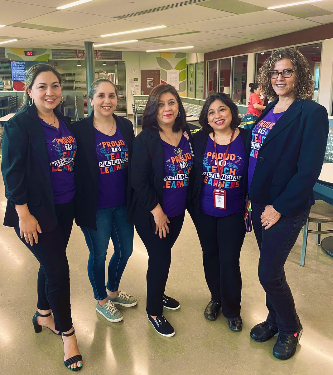 HazelCmtz's tweet photo. Multilingual team & Advanced Academics representing @ManorISD convocation 2022-2023! ¡Qué comience la fiesta! #MultilingualManor https://t.co/z8kFnGirJ8