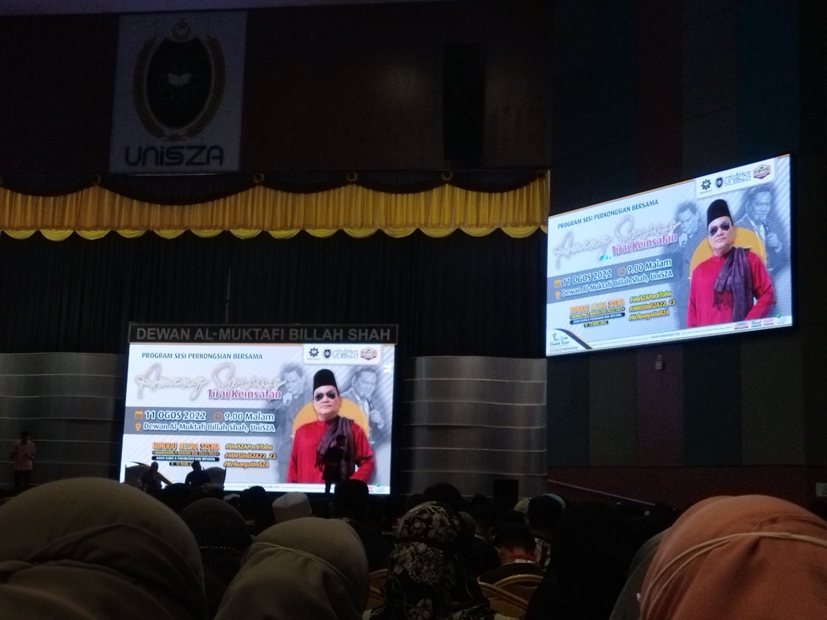 day0n_hertz's tweet photo. Tonight's sharing by #AmengSpring 🎤🎶🎙️ #UniSZA
#UniSZAPastiTahu #KeluargaUniSZA #MMSUnisZA22_23 https://t.co/bQBpQUtoMI
