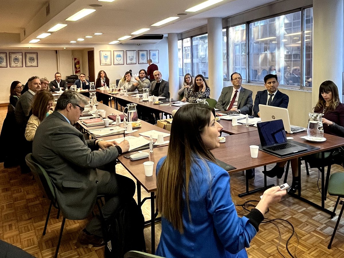 Redacciones5G's tweet photo. Hoy @Ladob dio nuestro taller #R5G en @JuFeJus la Junta Federal de Cortes Superiores y Tribunales de Justicia:  #PeriodismoMóvil 📲 y nuevos formatos aplicados a la información judicial 👩‍💻🗞📱. https://t.co/s6mTyRT8FI