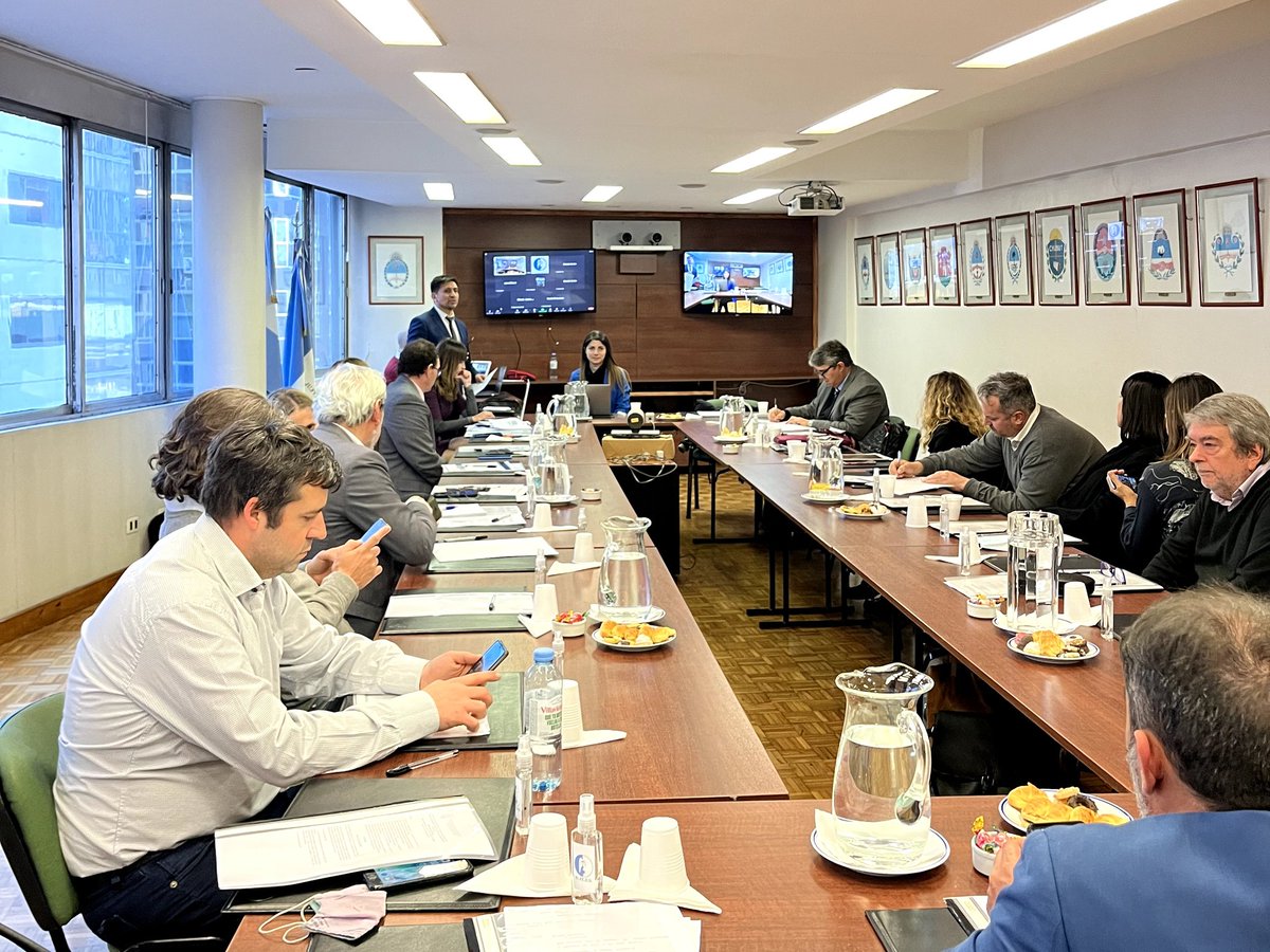 Hoy <a href="/Ladob/">Irina Sternik</a> dio nuestro taller #R5G en <a href="/JuFeJus/">JU.FE.JUS</a> la Junta Federal de Cortes Superiores y Tribunales de Justicia:  #PeriodismoMóvil 📲 y nuevos formatos aplicados a la información judicial 👩‍💻🗞📱.